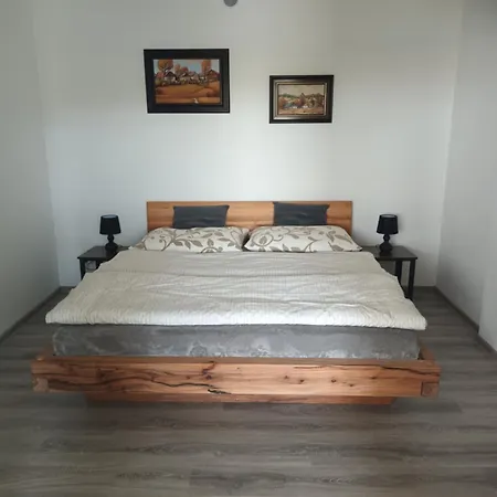 Apartman-znojmo 兹诺伊莫